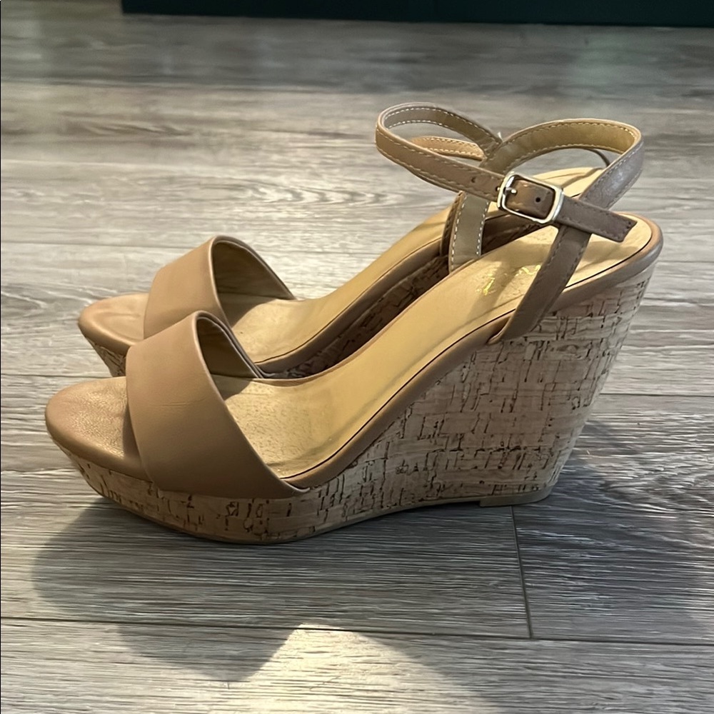 Elegant Tan Wedge Sandals